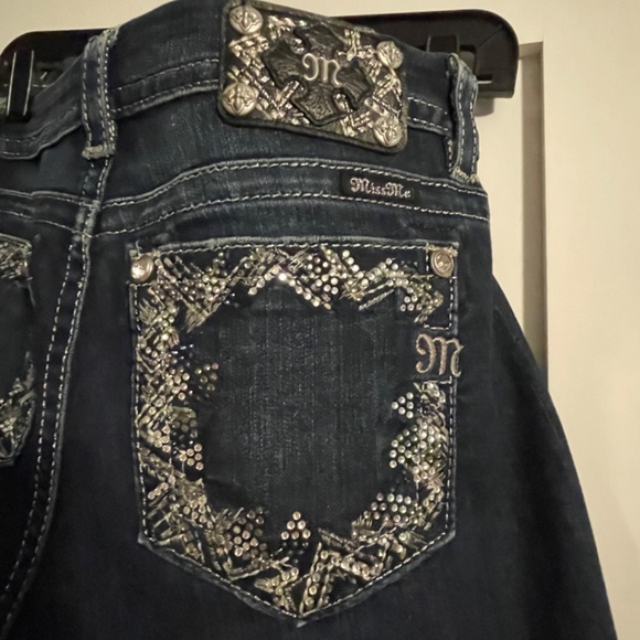 Miss Me Mid Rise Easy Boot - Picture 4 of 6